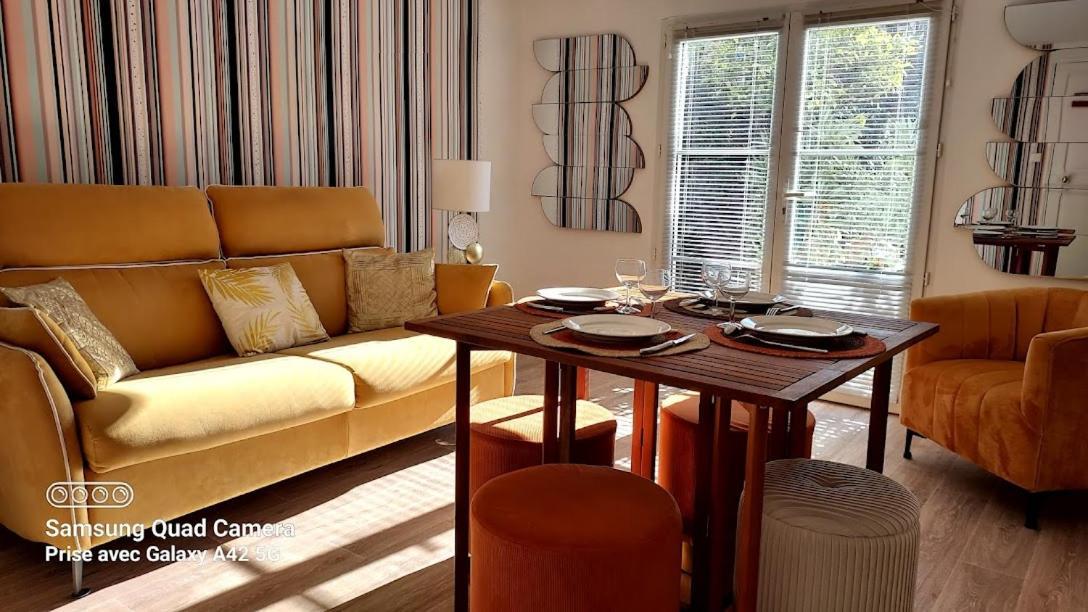 Rez-De-Chaussee Privatif Spacieux 3* D'Une Villa Centre Ville Йер Экстерьер фото
